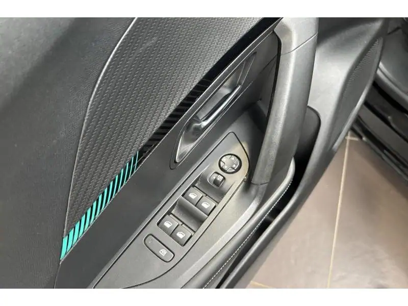 Occasion Peugeot 2008 II Allure Pack BLACK 17