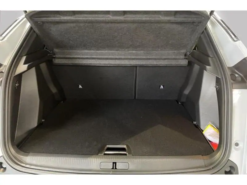 VEHICLE__CONDITION_SERVICE Peugeot 2008 ALLURE*DISPO 05/26 WHITE 19