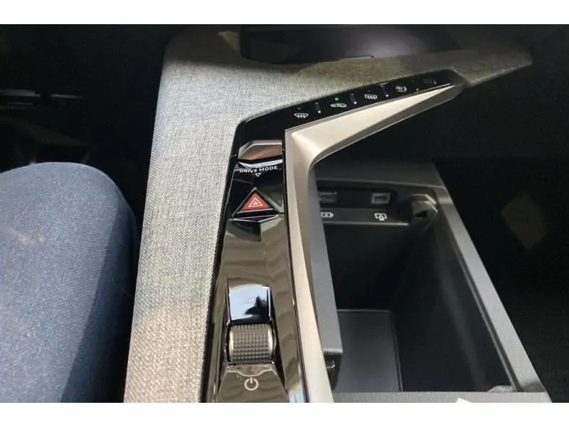 VEHICLE__CONDITION_SERVICE Peugeot 3008 GT GREY 37