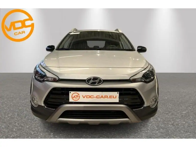 Occasion Hyundai i20 Berline AUTO CHAMPAGNE 1