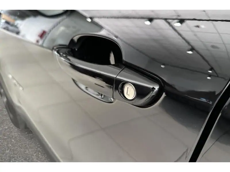 VEHICLE__CONDITION_SERVICE Jeep Avenger Altitude E-Hybrid BLACK 22