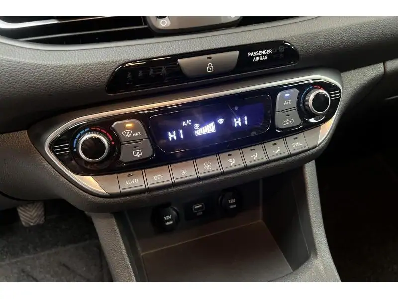 Occasion Hyundai i30 1.5 T-GDi 48v Sky 5d 118kW RED 13