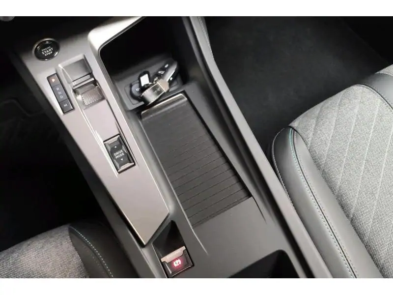 VEHICLE__CONDITION_SERVICE Peugeot 408 ALLURE HYBR WHITE 16