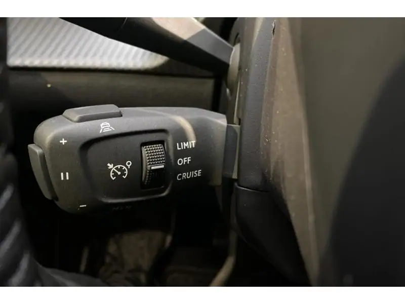 VEHICLE__CONDITION_SERVICE Peugeot 2008 ALLURE*DISPO 05/26 WHITE 24