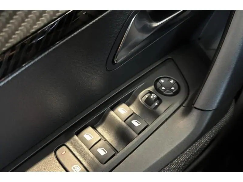 Occasion Peugeot 2008 Style Hybrid 136 BLACK 17