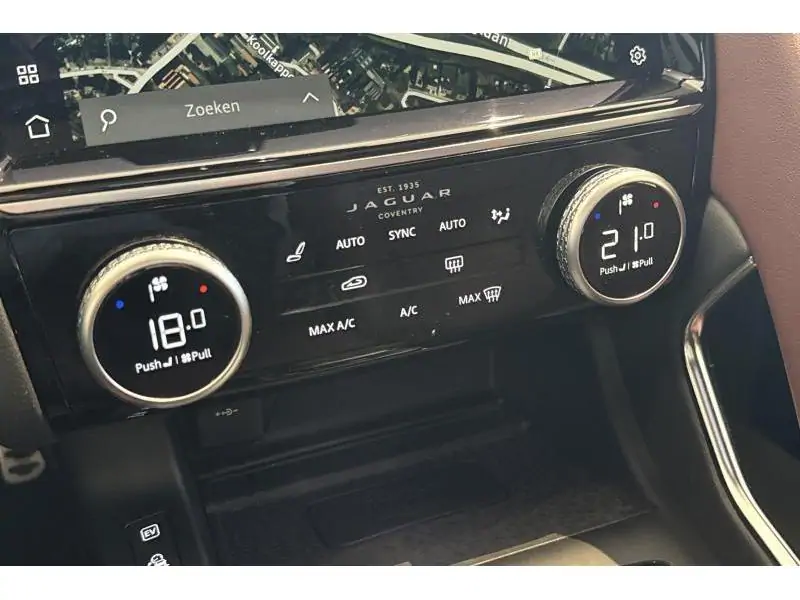 Occasie Jaguar E-Pace P300e R-Dynamic- FULL OPTION GREY 31