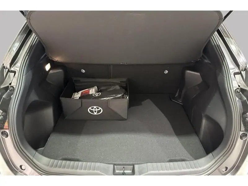 Occasion Toyota Yaris Cross Design - Camera - Carplay GREY 27