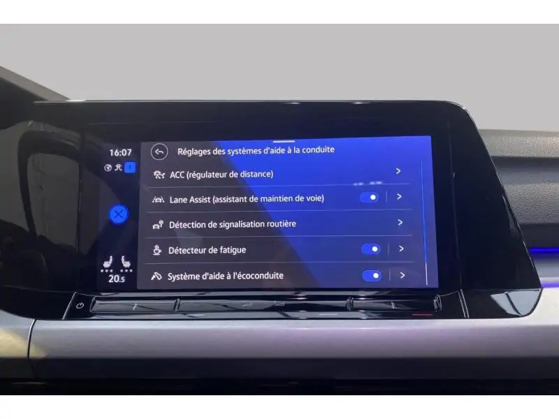 Occasie Volkswagen Golf VIII Life 1.0 eTSI DSG BLUE 31