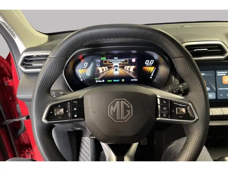 VEHICLE__CONDITION_SERVICE MG ZS HEV LUXURY RED 12