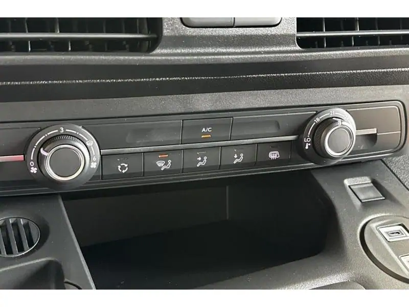 VEHICLE__CONDITION_SERVICE Peugeot Partner Standard Light BLACK 15