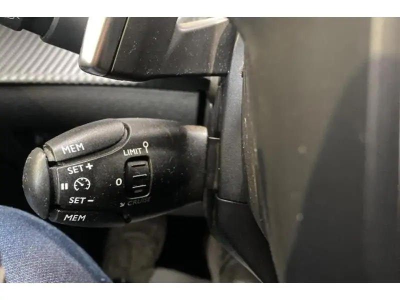 Occasion Peugeot 2008 II Allure ORANGE 27