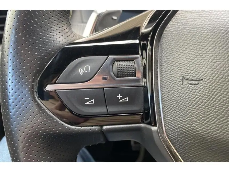 Occasion Peugeot 2008 GT* GPS Caméra et Attelage! ORANGE 25