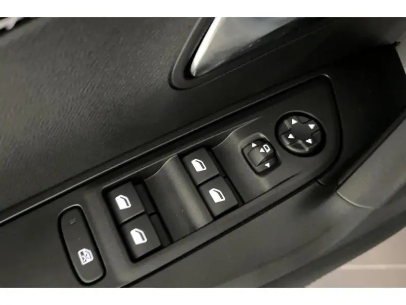 VEHICLE__CONDITION_SERVICE Peugeot 2008 ENVY GREY 17