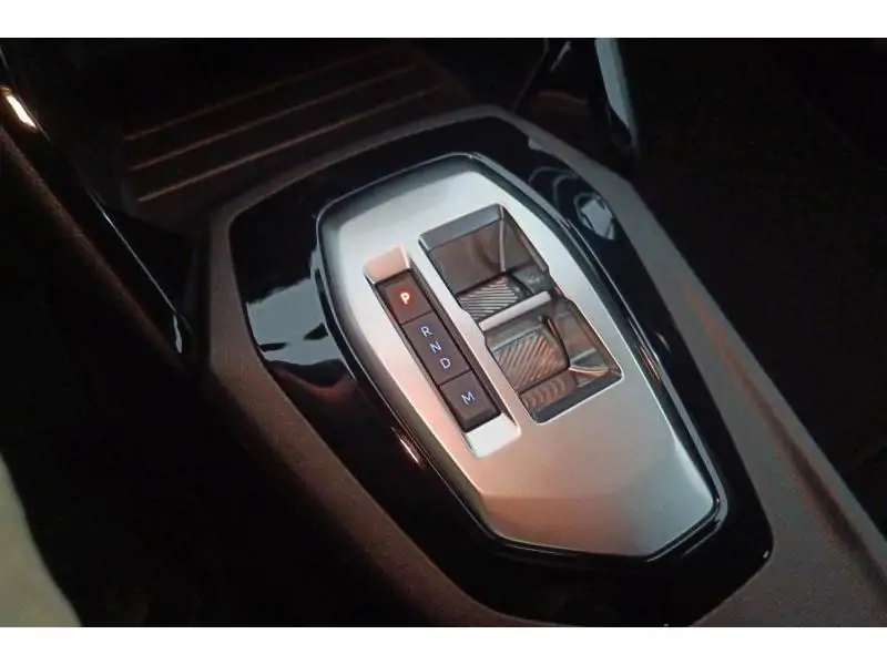 VEHICLE__CONDITION_SERVICE Peugeot 2008 Style Hybrid 136 e-DSC6  vrij GREY 16