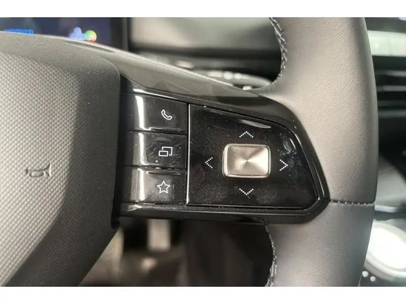 VEHICLE__CONDITION_SERVICE MG MG4 LUXURY TROPHY Extended Range 77 KWH RED 22