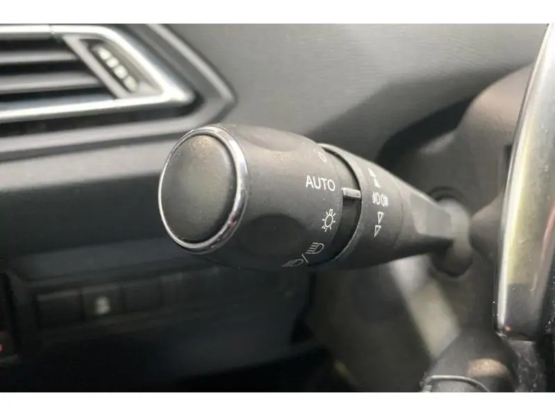 Occasion Peugeot 308 II Allure WHITE 24