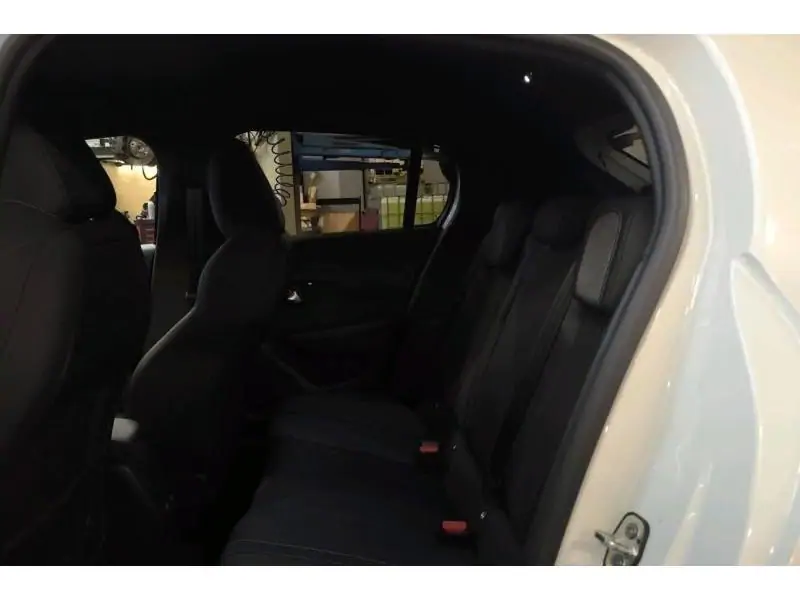 Occasion Peugeot 208 II & e- GT Line WHITE 18