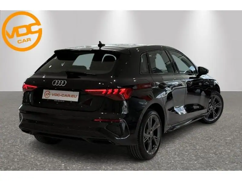 Occasie Audi A3 PHEV - S-Line - Matrix BLACK 3