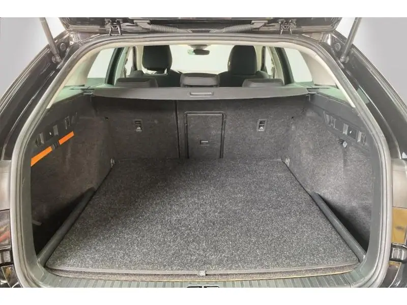 Occasie Skoda Octavia Ambition BLACK 19