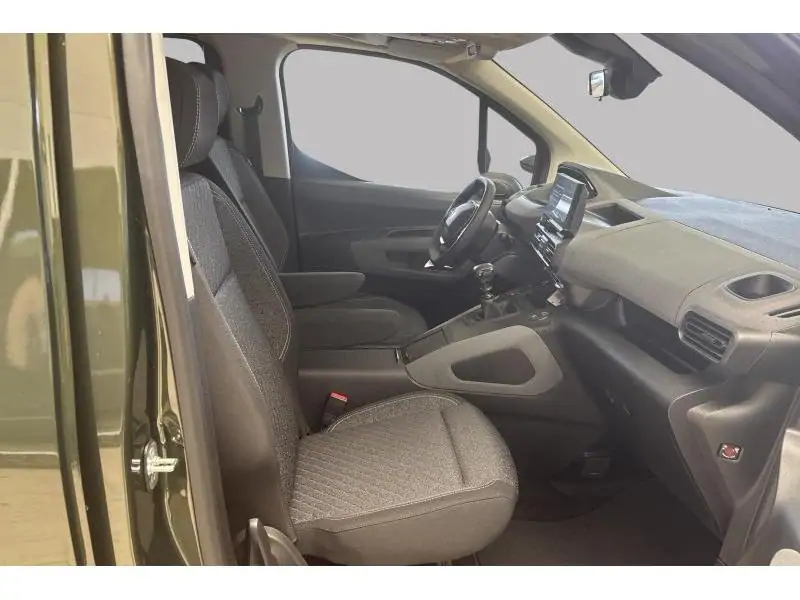 VEHICLE__CONDITION_SERVICE Peugeot Rifter STANDARD ALLURE GREEN 8