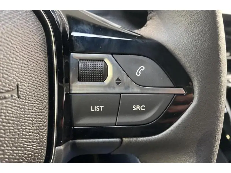 VEHICLE__CONDITION_SERVICE Peugeot 2008 ALLURE WHITE 22