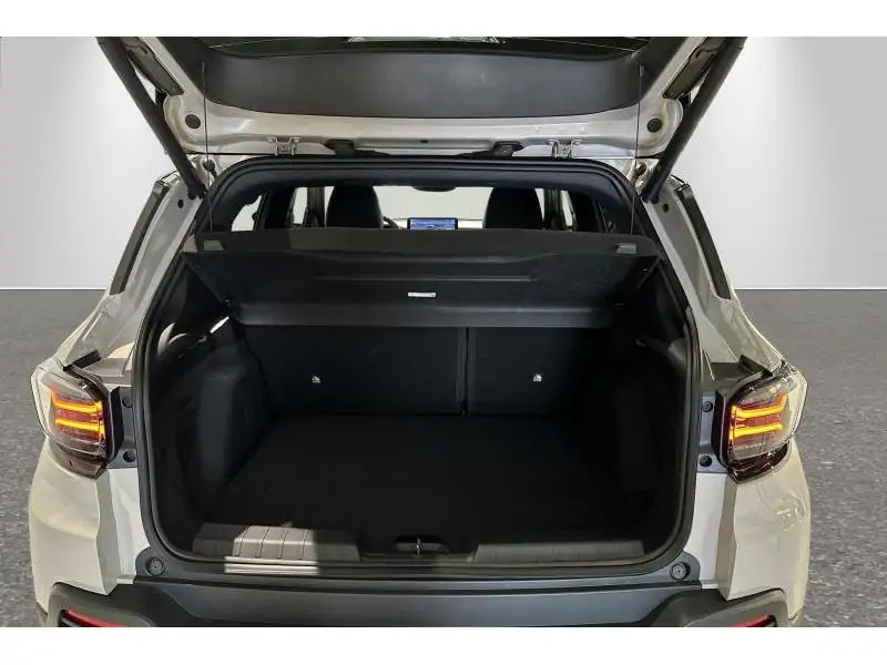 VEHICLE__CONDITION_SERVICE Jeep Avenger 4xe My25 Upland BEIGE 19