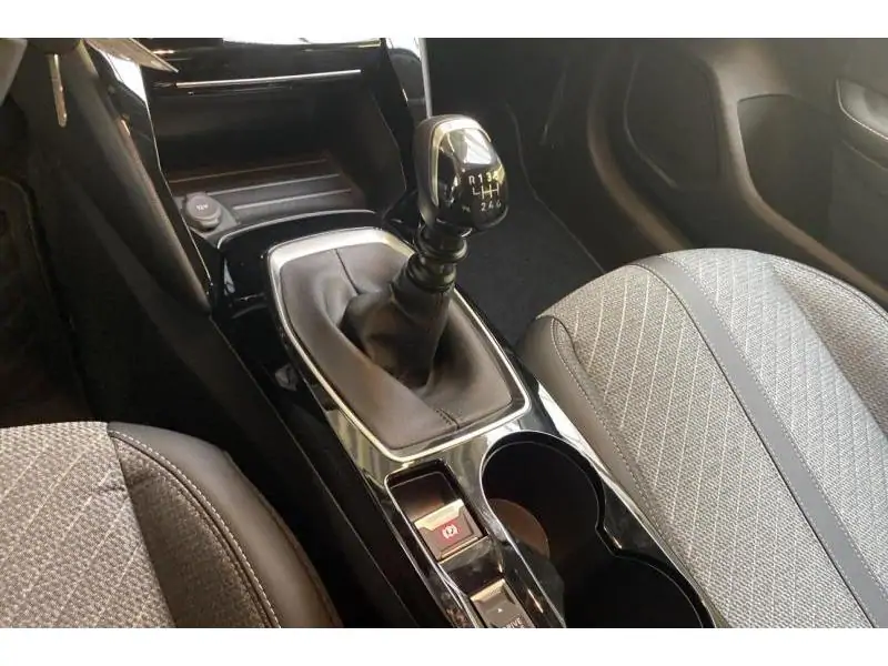 VEHICLE__CONDITION_SERVICE Peugeot 208 Allure 1.2 Turbo 100 Man.6 BLACK 16