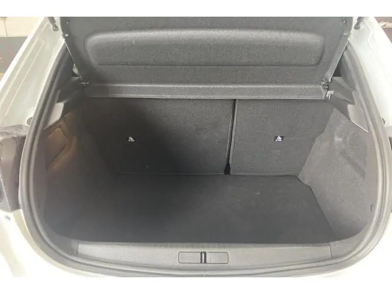 VEHICLE__CONDITION_SERVICE Peugeot 208 ALLURE WHITE 19
