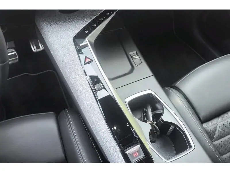 VEHICLE__CONDITION_SERVICE Peugeot 3008 e- GT full option BLUE 16