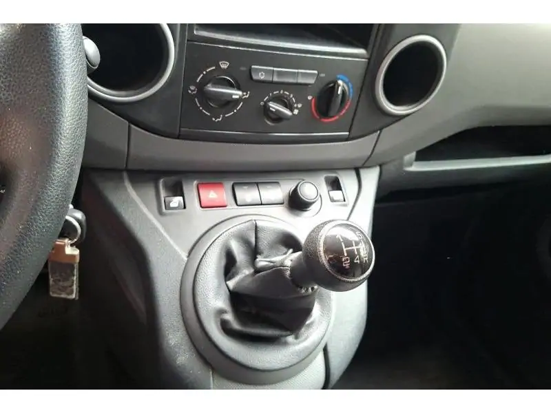 Occasion Peugeot Partner 3PL Trekhaak Dakdrager WHITE 17