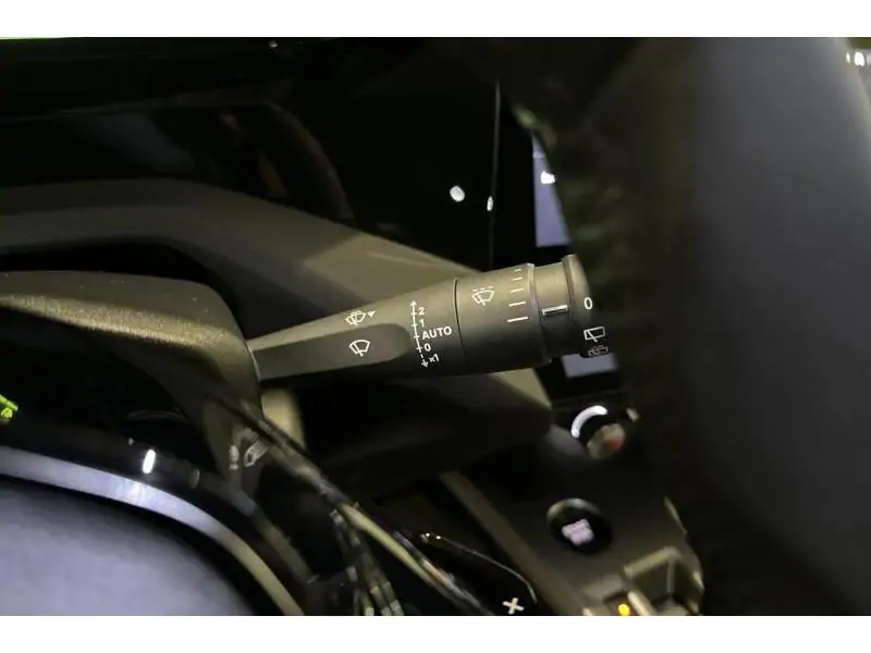 VEHICLE__CONDITION_SERVICE Peugeot 308 SW ALLURE Hybrid 145 BLUE 23