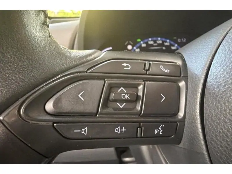 Occasion Toyota Yaris Cross Cross HYBRID RED 24