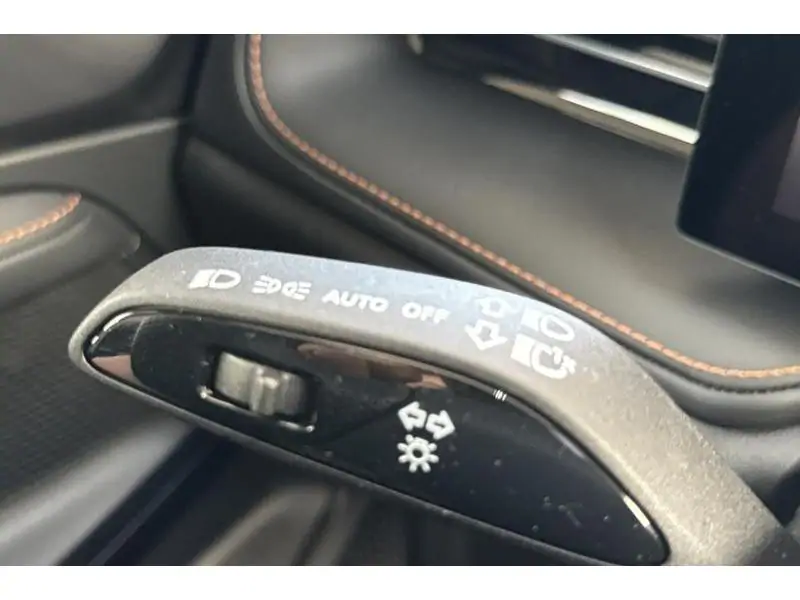 VEHICLE__CONDITION_SERVICE MG HS LUXURY HYBRID+ SILVER 26