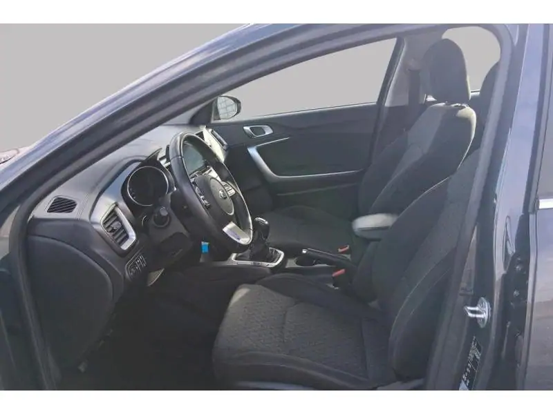 Occasion Kia XCeed Berline MANUAL BLACK 10