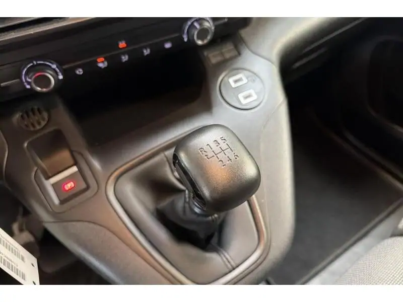 VEHICLE__CONDITION_SERVICE Peugeot Partner STANDARD LIGHT WHITE 16