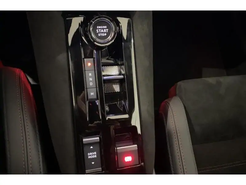 VEHICLE__CONDITION_SERVICE Alfa Romeo Junior SPECIALE Hybrid 136 RED 16