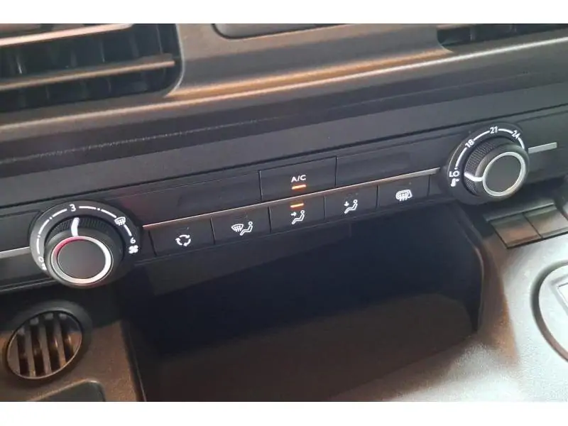 VEHICLE__CONDITION_SERVICE Peugeot Partner Standard Light 1.2 Turbo 110 M BLACK 15