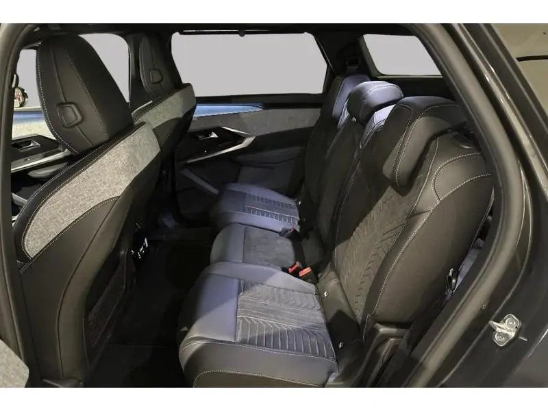 VEHICLE__CONDITION_SERVICE Peugeot 5008 GT Hybrid 136 e-DCS6 Full Opti GREY 18