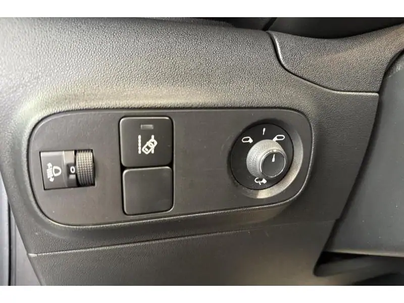 Occasion Citroen C3 Berline 1.5 MANUAL WHITE 21
