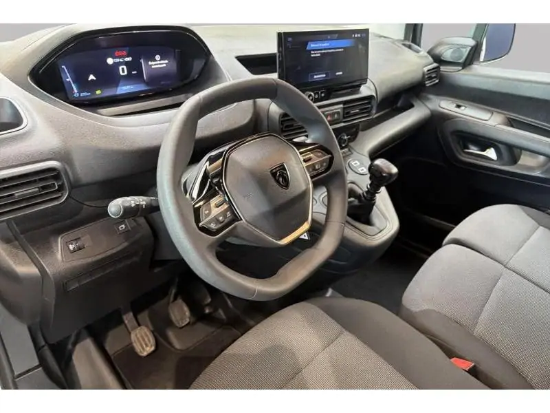 VEHICLE__CONDITION_SERVICE Peugeot Partner STANDARD LIGHT WHITE 9