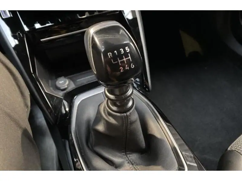 Occasion Peugeot 2008 II Allure RED 16