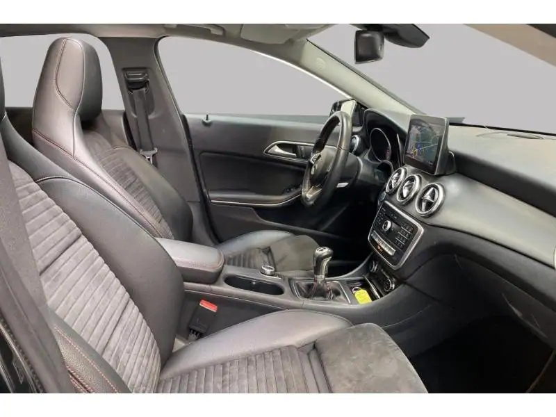 Occasie Mercedes-Benz CLA 180 AMG Line *Night Pack-Vision Pa BLACK 8