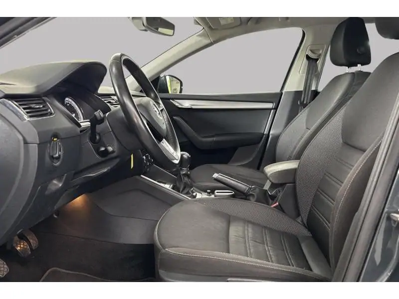Occasion Skoda Octavia Break MANUAL GREY 10