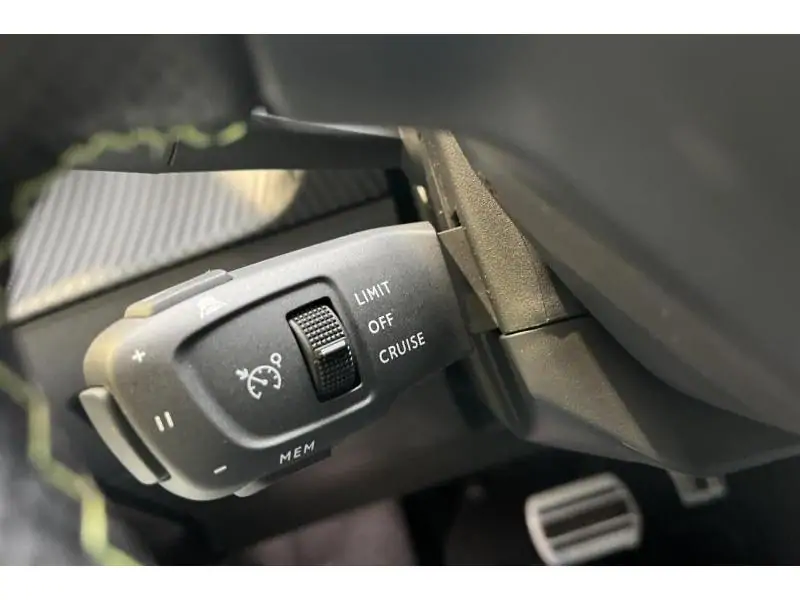 VEHICLE__CONDITION_SERVICE Peugeot 2008 GT WHITE 26