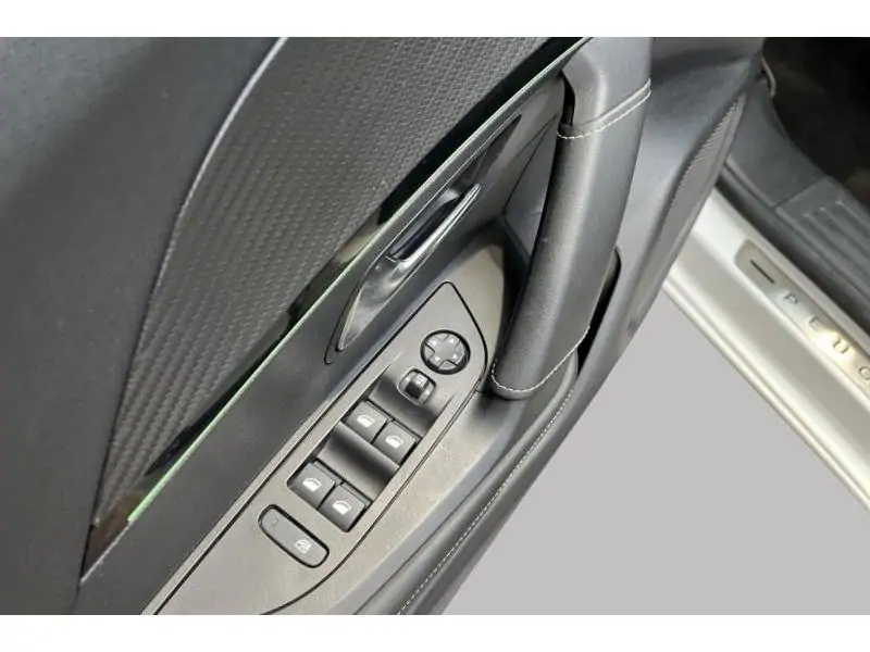 Occasion Peugeot 2008 gt WHITE 17
