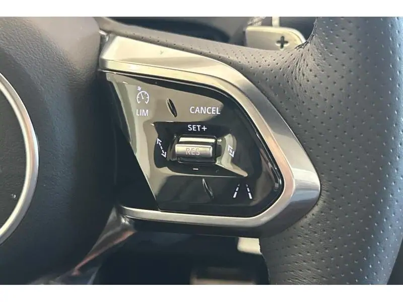 Occasie Jaguar E-Pace P300e R-Dynamic- FULL OPTION GREY 15