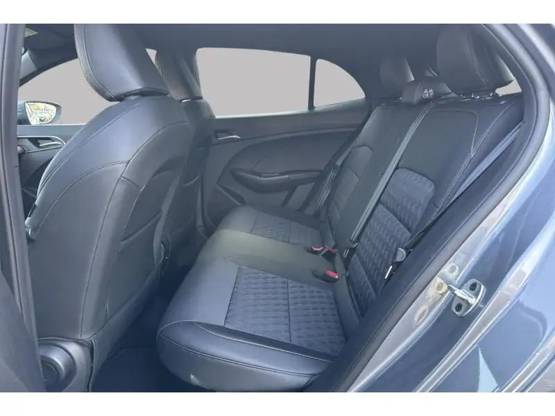 VEHICLE__CONDITION_SERVICE MG MG3 HYBRID+ LUXURY 194 pk GREY 18