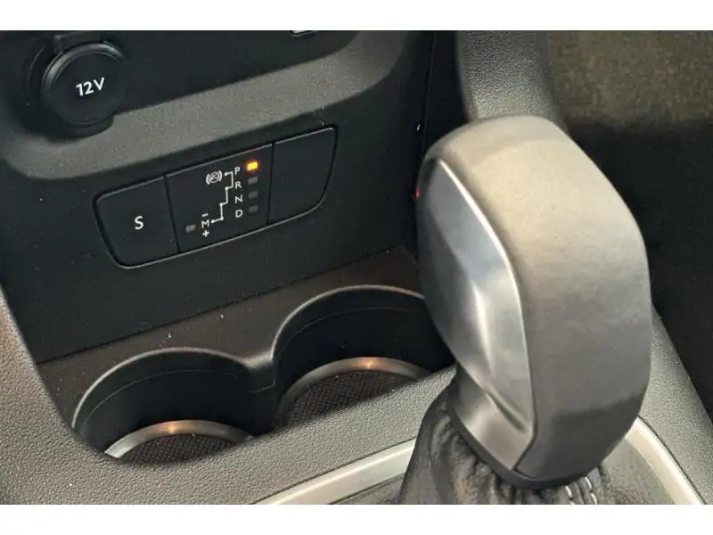 VEHICLE__CONDITION_SERVICE Citroen C3 1.2 PureTech 110 SandS EAT6 MAX GREY 23
