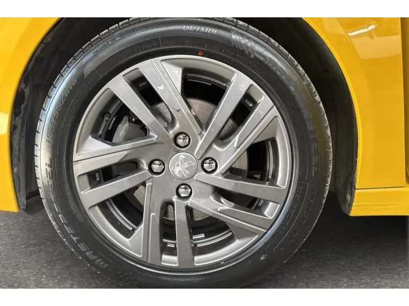 Occasion Peugeot 208 II & e- Style YELLOW 20