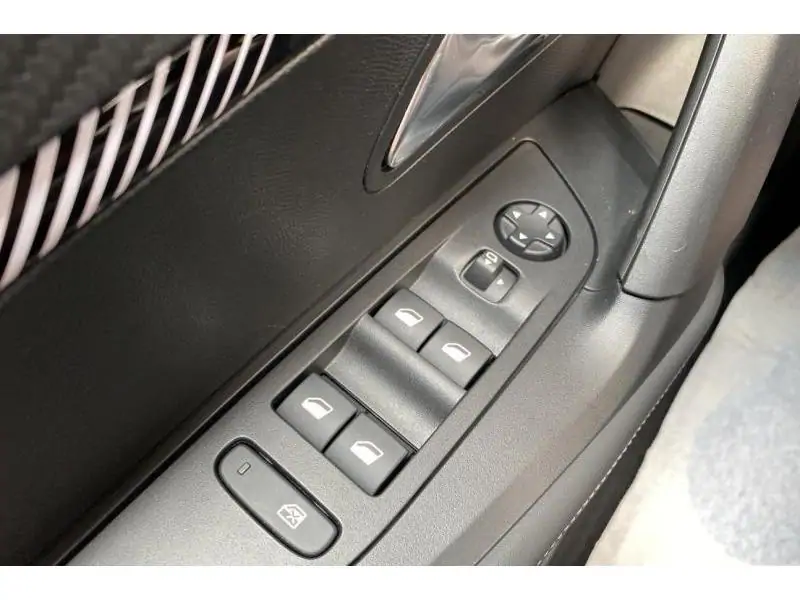 Occasion Peugeot 2008 Allure BLACK 17
